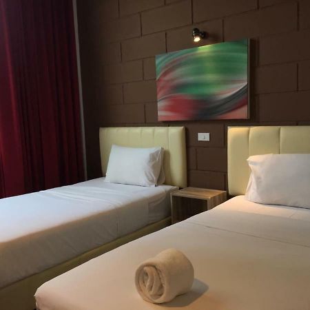 The Zell Hotel Buriram Exterior foto